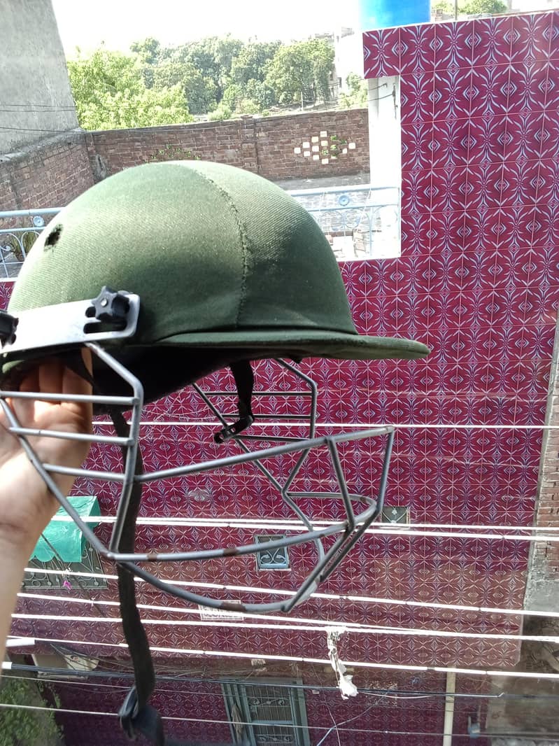 cricket helmet 0