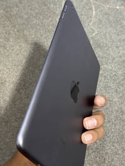 Apple iPad Mini 5th Gen (64GB) – Excellent Performance / Best for Gami