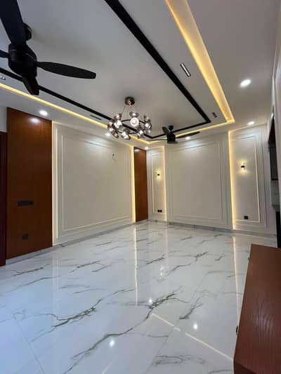10 Marla Upper Portion Option Available For Rent Bahria Town Lahore