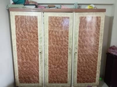 3 door wardrobe