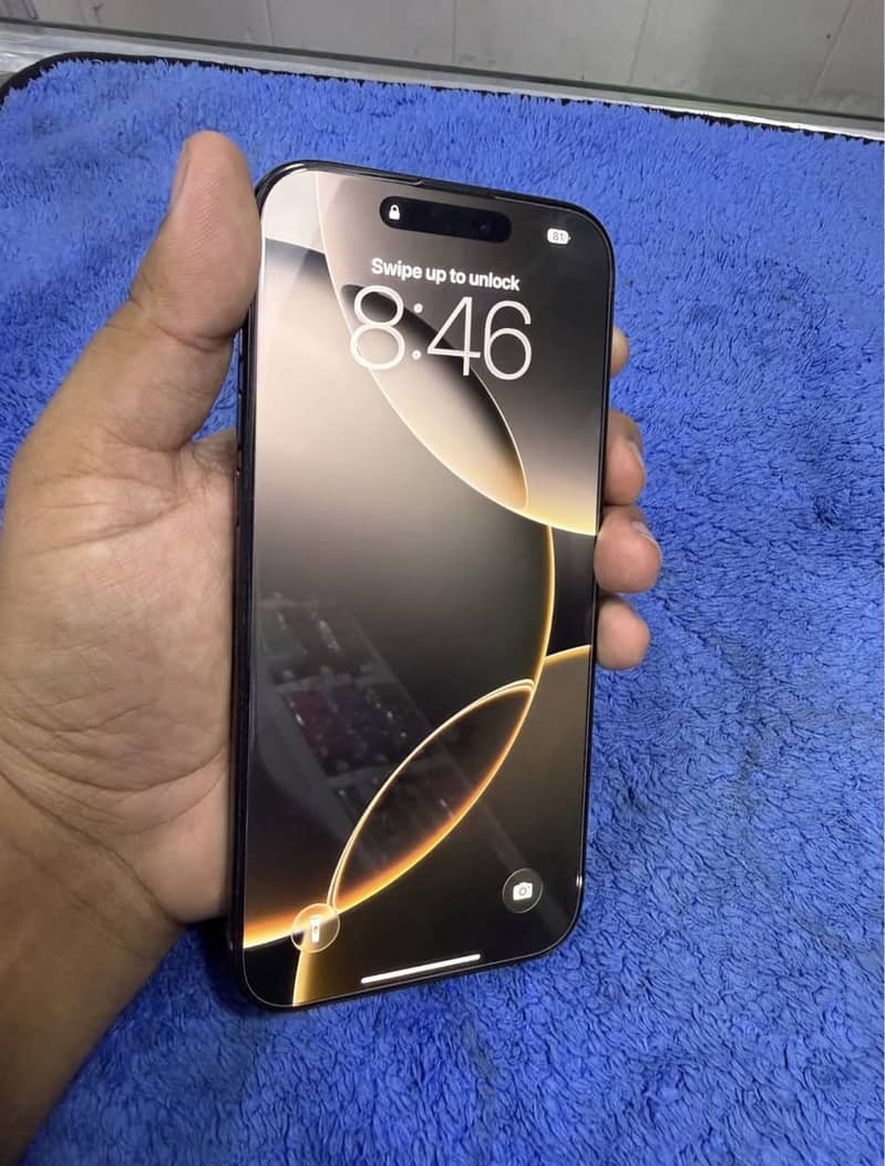 Apple iPhone 16 Pro Max 1