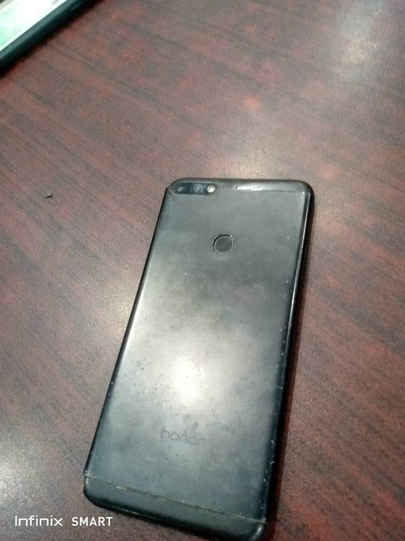 Honor 7C 1