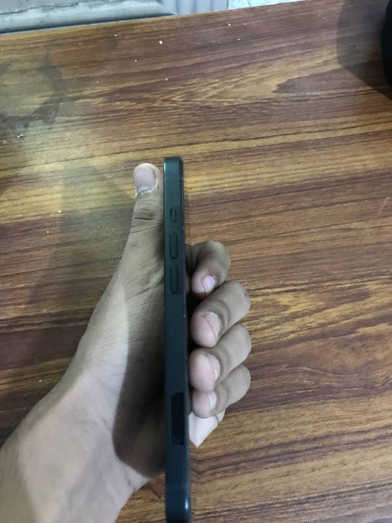 Apple iPhone 13 3