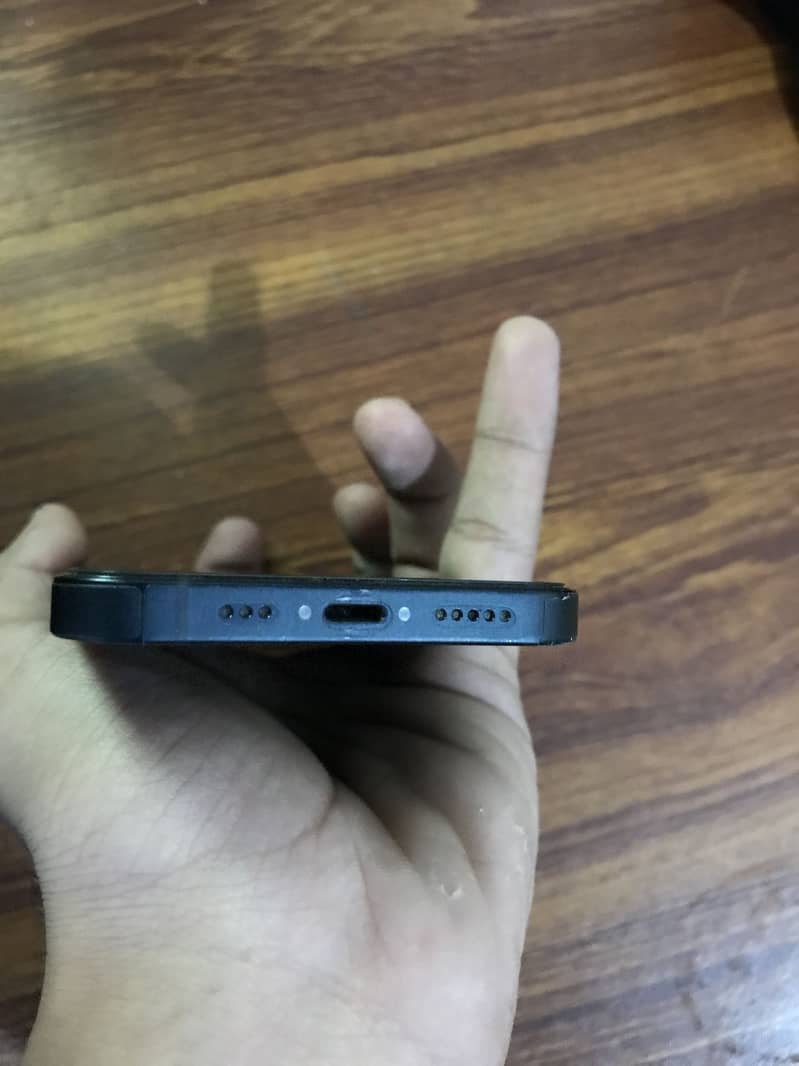 Apple iPhone 13 4