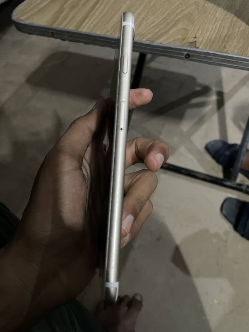 Apple iPhone 7 Plus 1