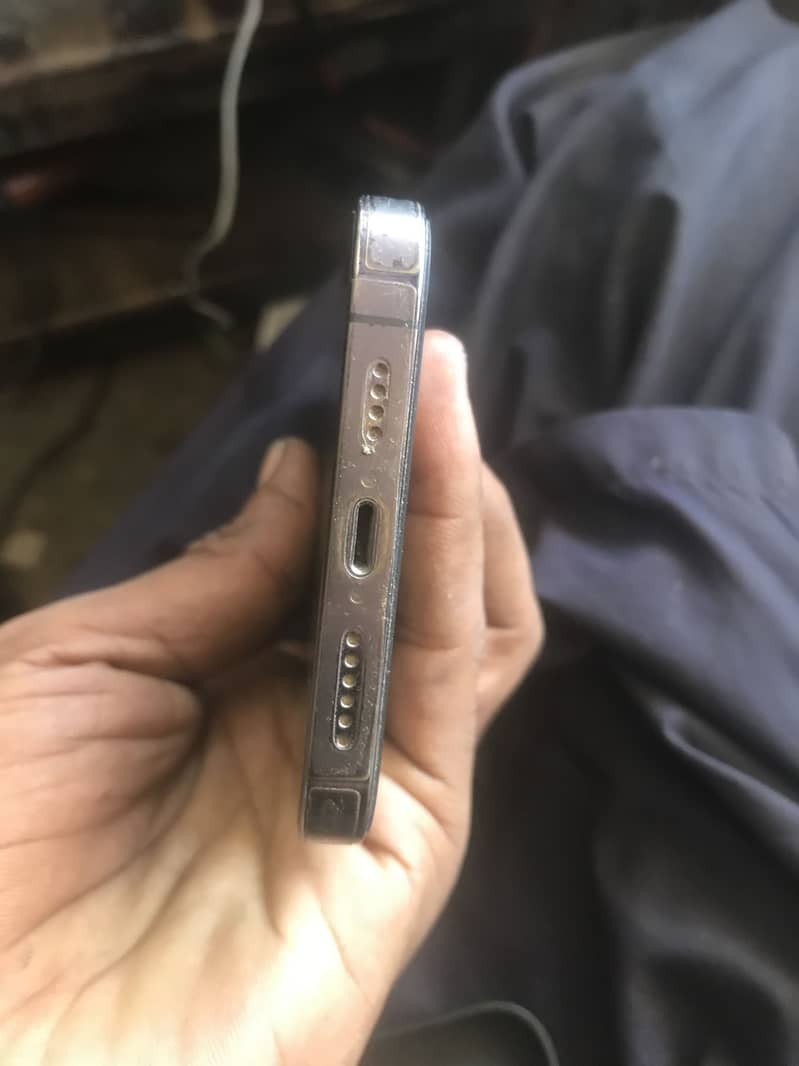 Apple iPhone 14 Pro Max 3
