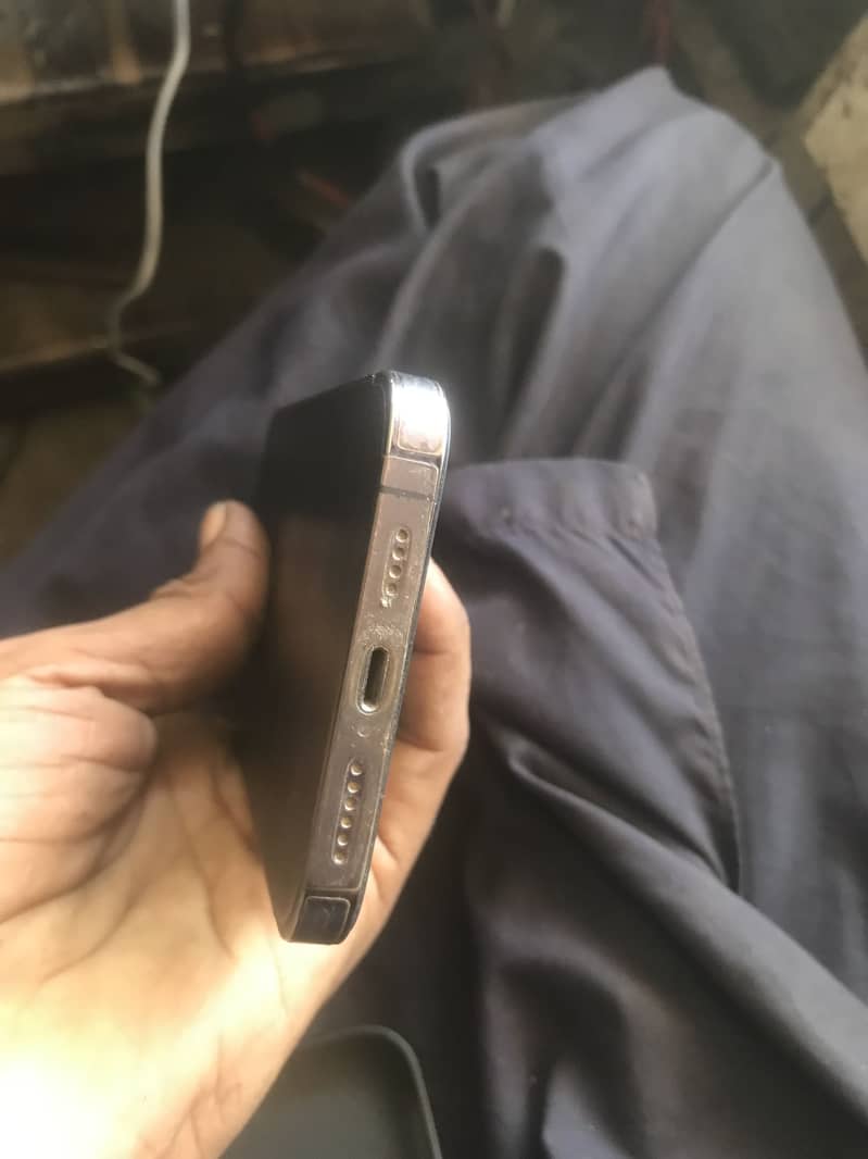 Apple iPhone 14 Pro Max 4