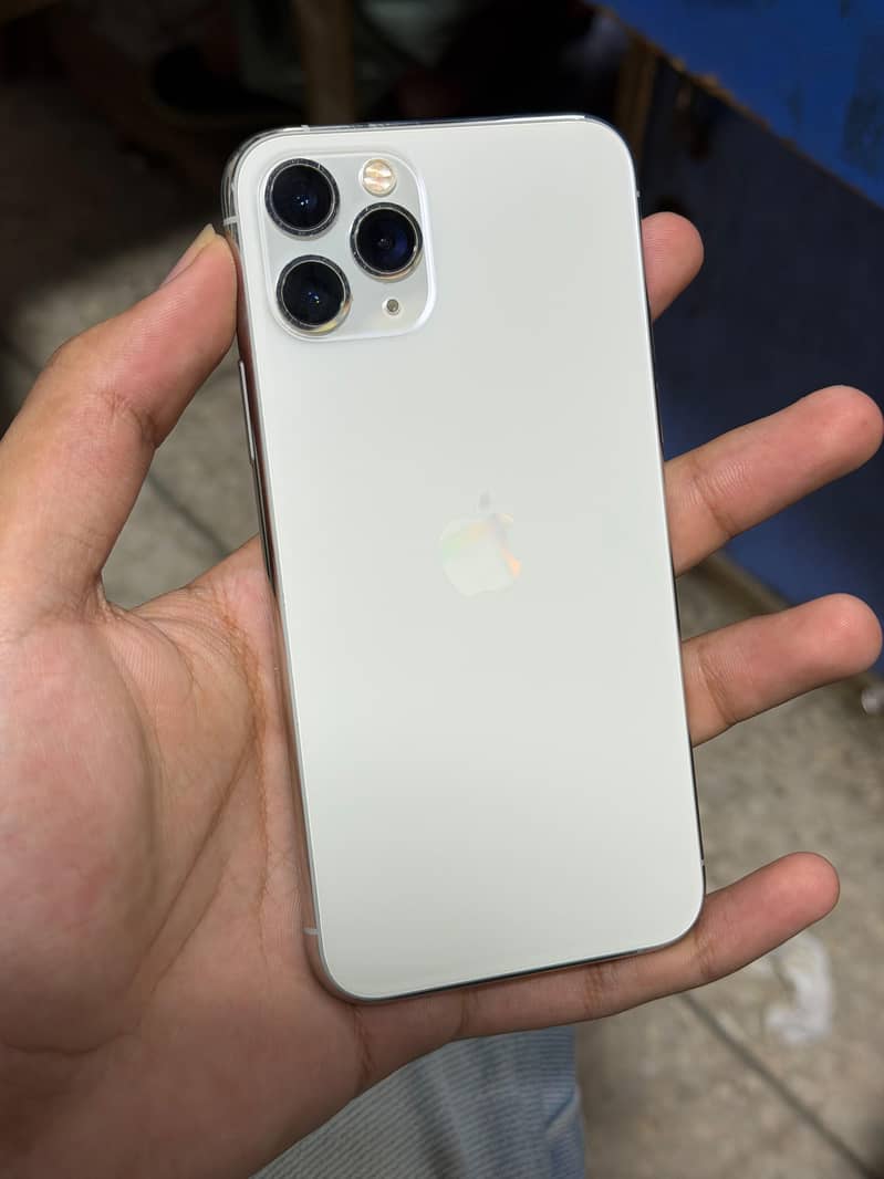 Apple iPhone 11 Pro 3