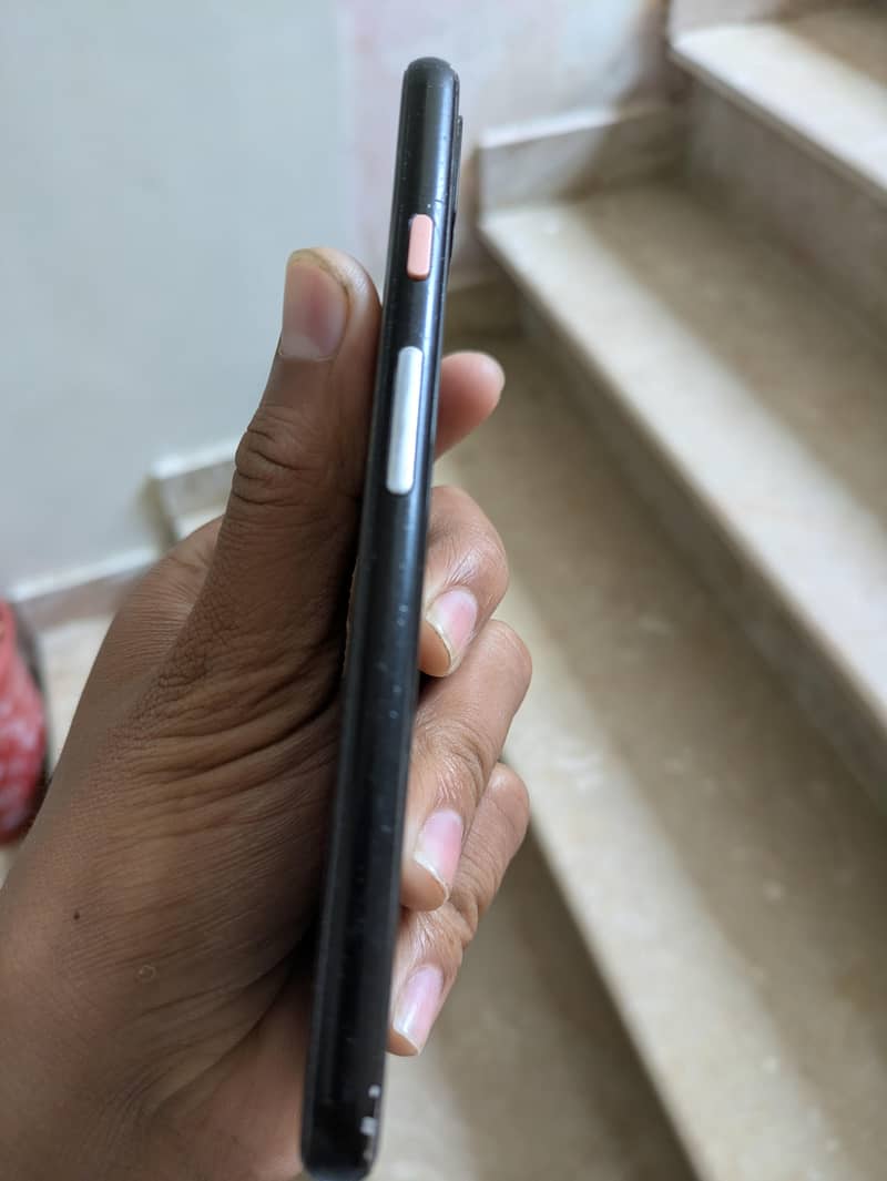 Google Pixel 4 3