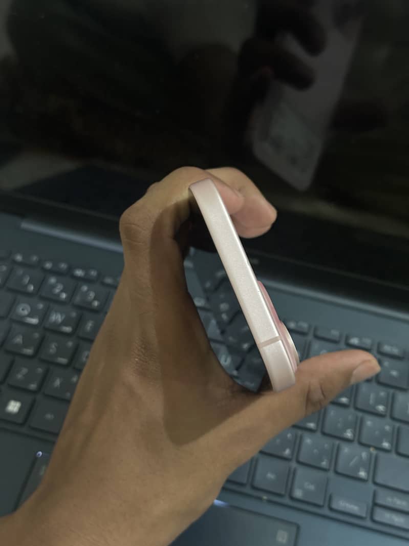 Apple iPhone 15 3