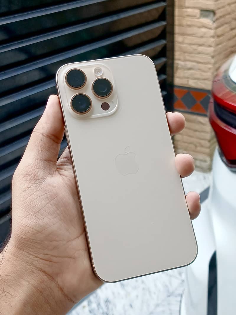 IPhone 16 Pro Max 4