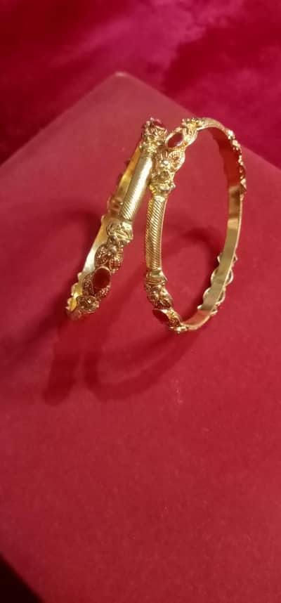 one Tim used beautiful bangles