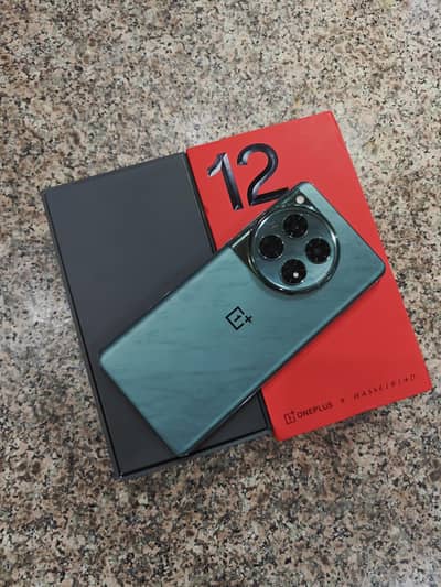 OnePlus 12 16GB/512GB Green — 10/10 Condition