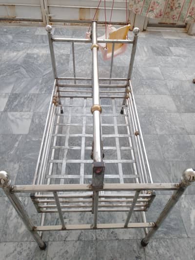 BABY JHOLA ORIGNAL STEELN LESS STEEL VERY GOOD CONDATION FOR SALEE