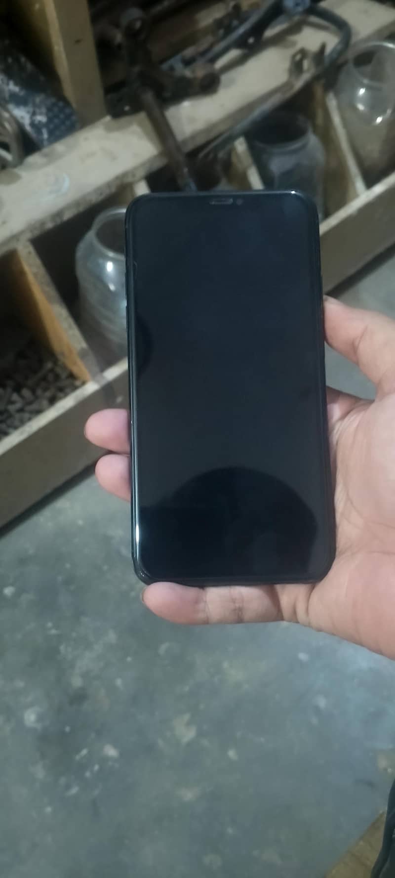 Apple iPhone 11 Pro Max 3