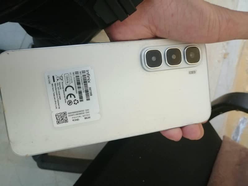 Infinix hot60i 3