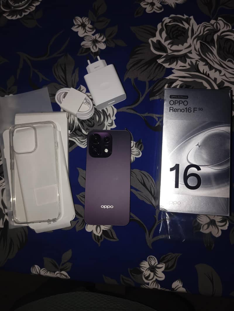 OPPO Reno16fG 0