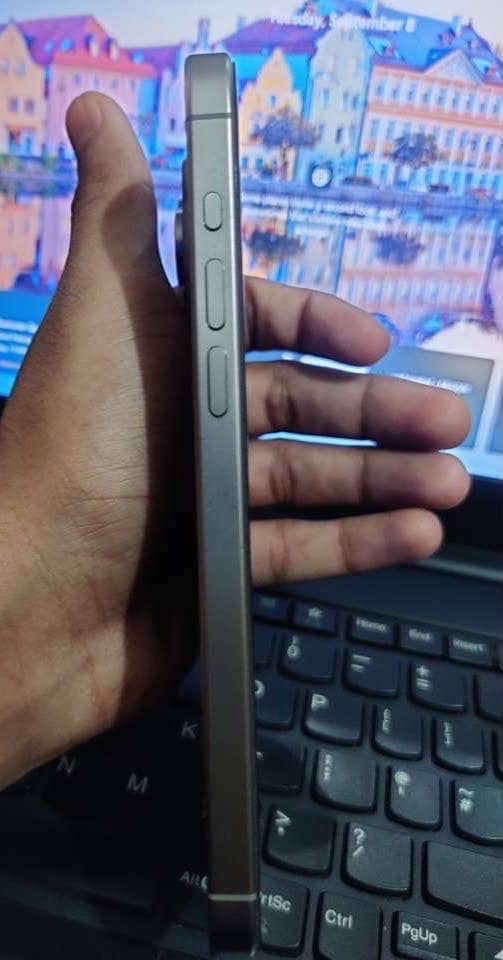 Apple iPhone 15 Pro Max 3