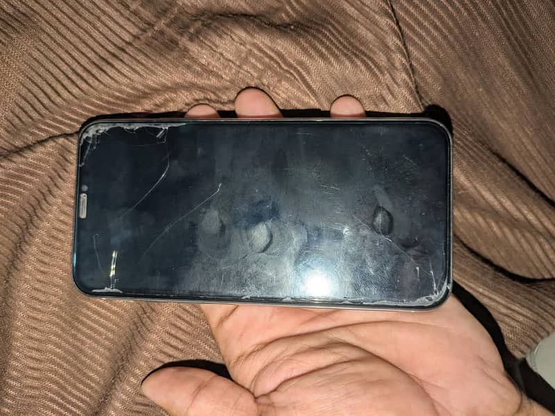 Apple iPhone XS 4