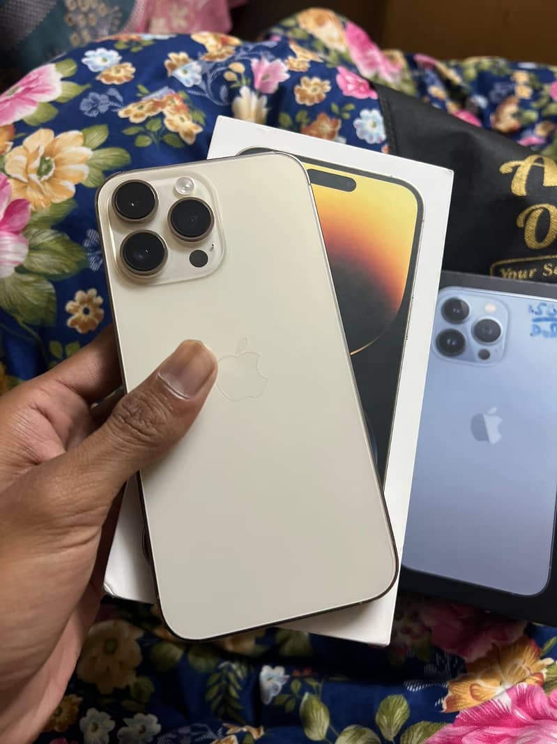 Apple iPhone 14 Pro Max 0