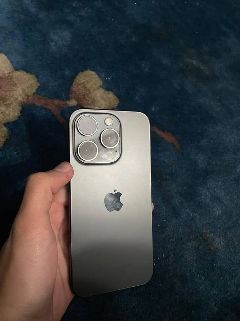 i phone 15 pro 0