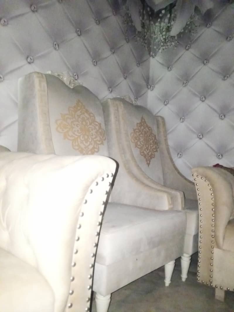 room chairs 0