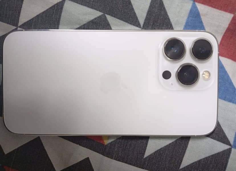 Apple iPhone 13 Pro 3