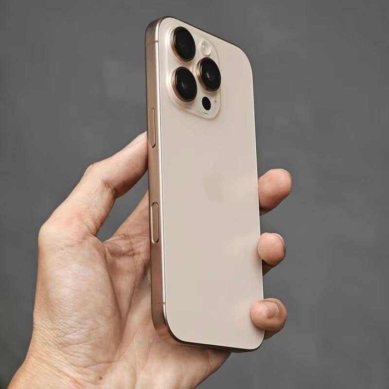 Apple iPhone 16 Pro Max 0