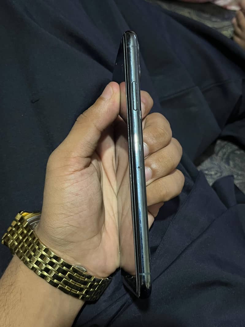 Apple iPhone 11 Pro Max 1