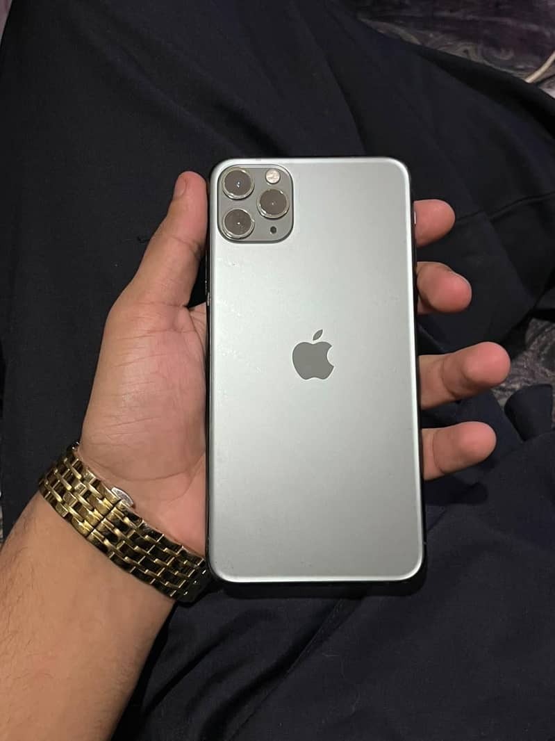 Apple iPhone 11 Pro Max 4