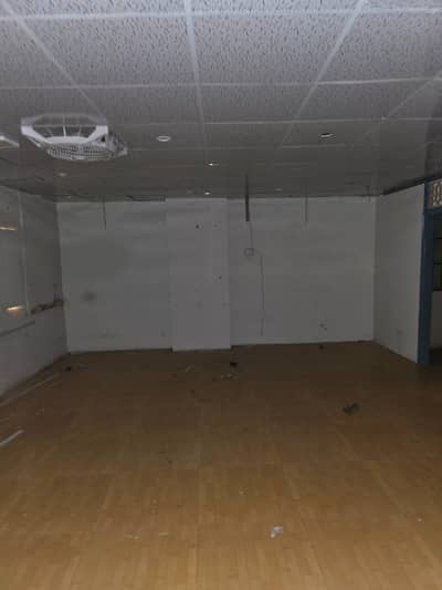 Caesar Tower office for rent 990sqft in shahar e Faisal.