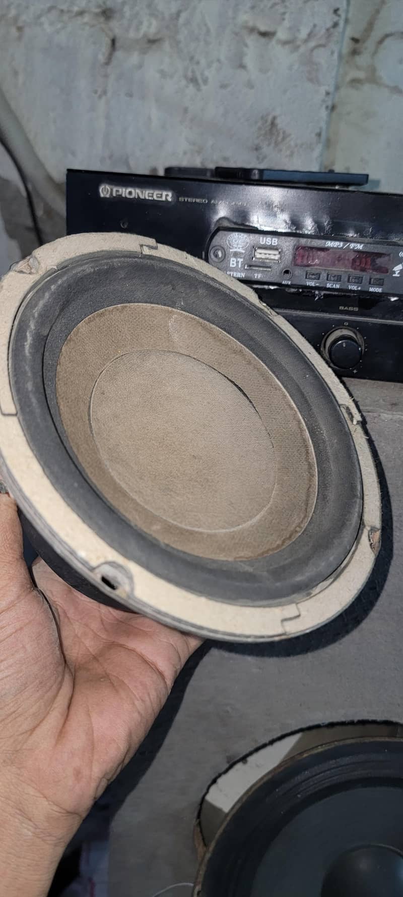 speakers 8