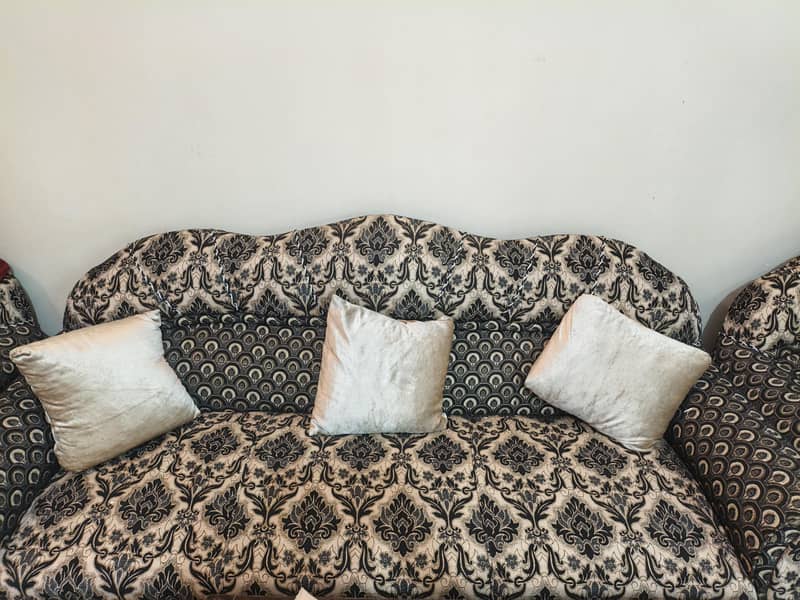 5 seater sofa 0