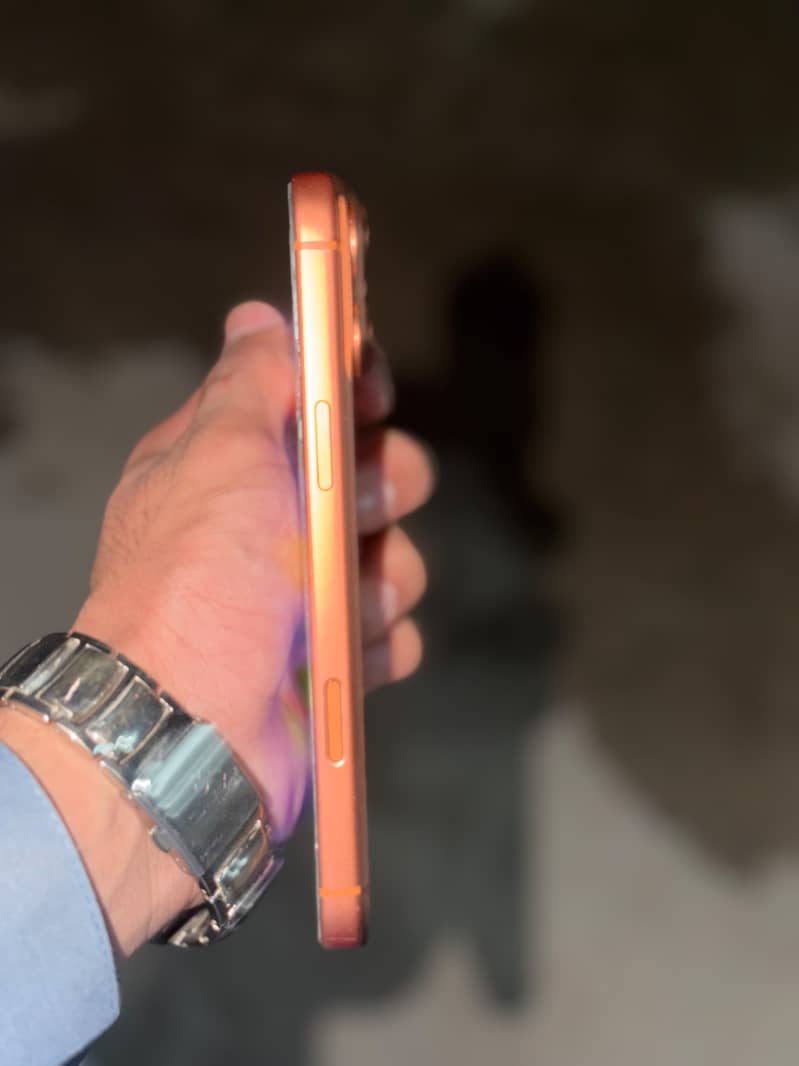Apple iPhone 17 Pro Max 4