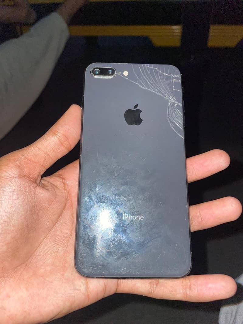 Apple iPhone 8 Plus 5