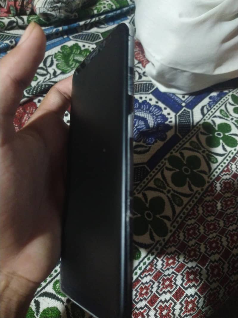 Samsung Mobile S8 Plus 3