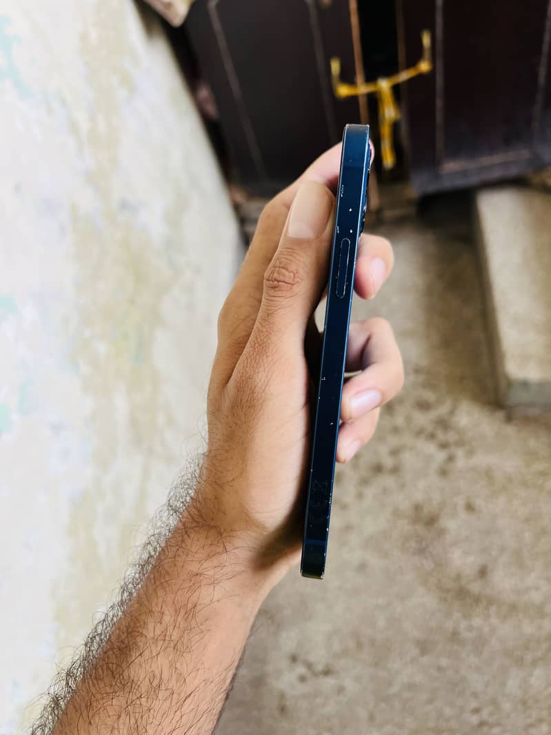 Apple IPhone 12 2