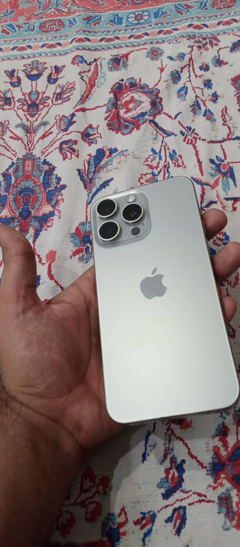 Apple iPhone 15 Pro Max  jv. . . 0