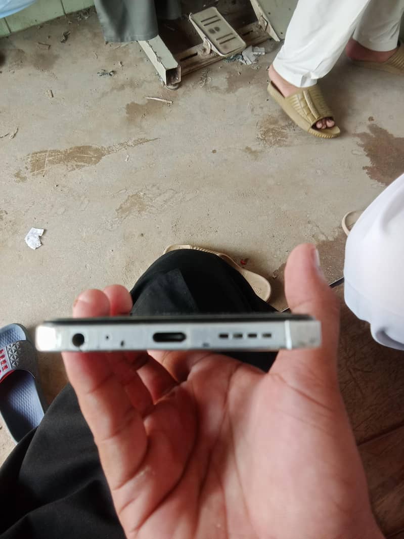 Infinix hot60i 0