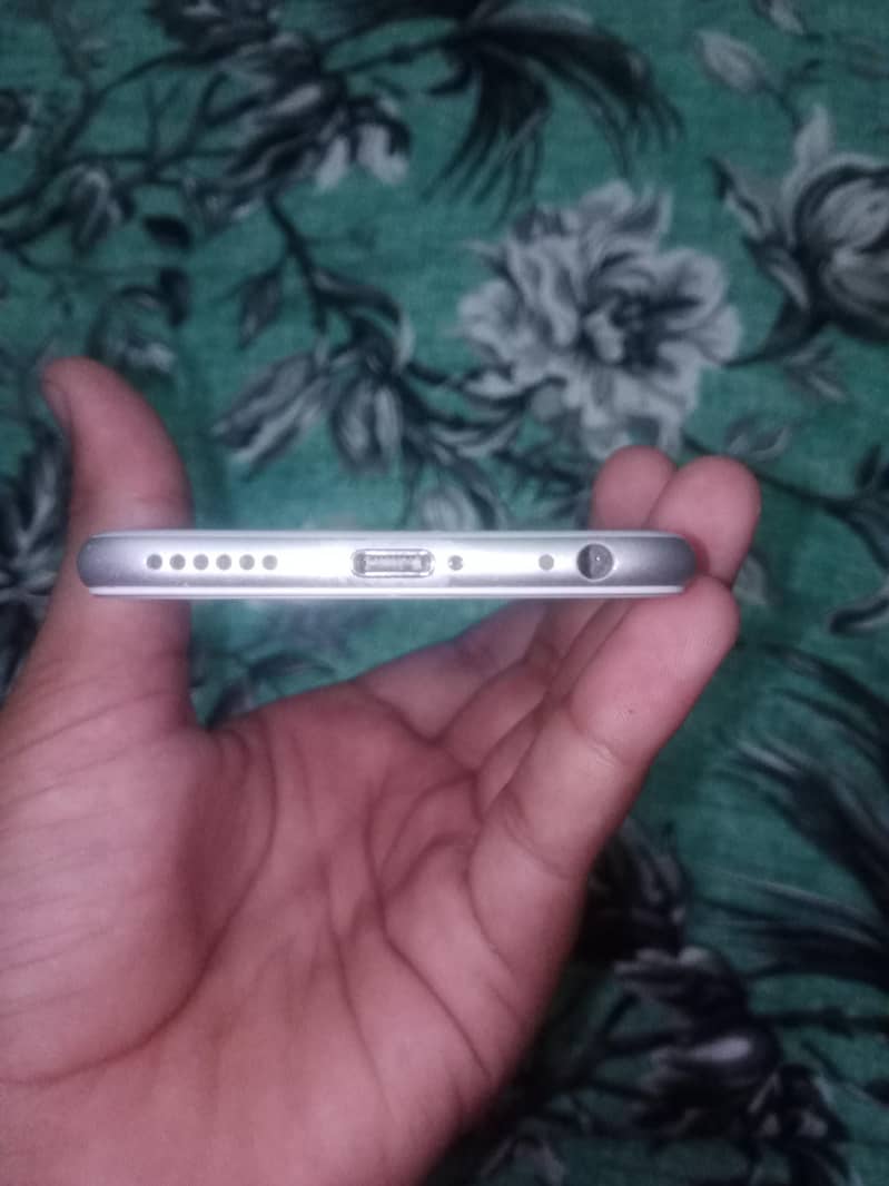 Apple iPhone 6S 2