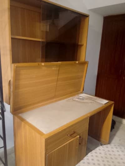 Study table/Iron table