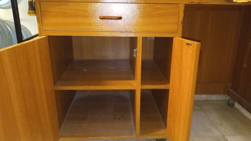Study table/Iron table 1
