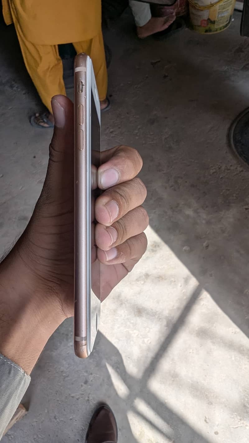 Apple iPhone 8 Plus 5