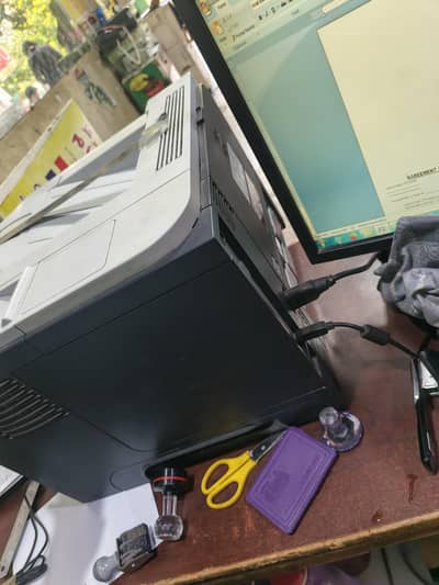 hP laser jet P3015