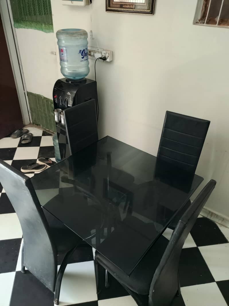 4 seater dining table 1