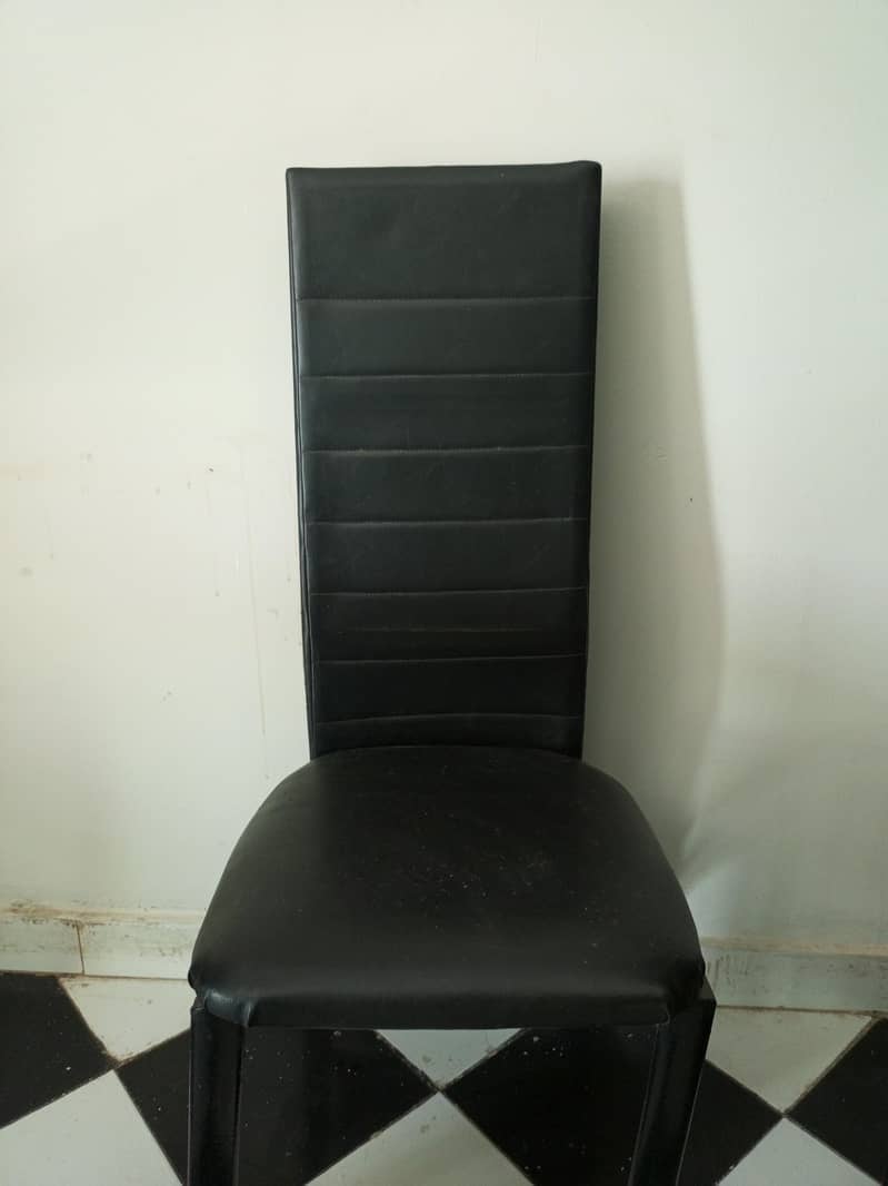 4 seater dining table 3