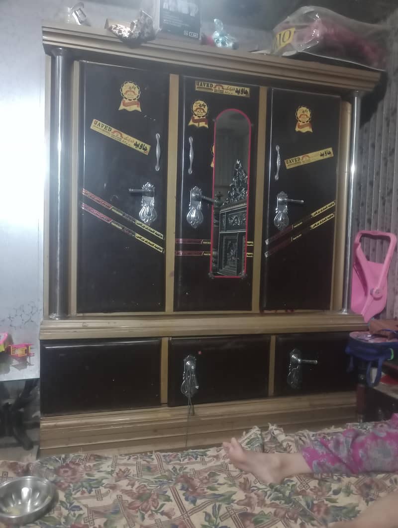 almari Sandhu available 5