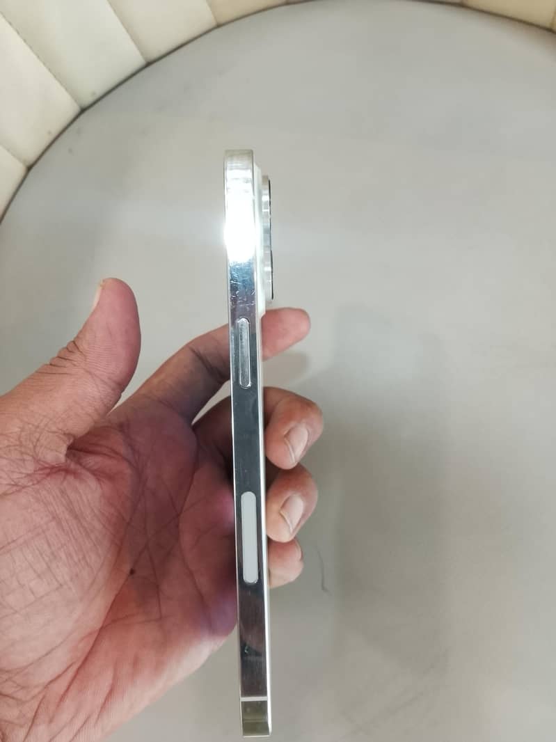 Apple iPhone 14 Pro Max jv 3