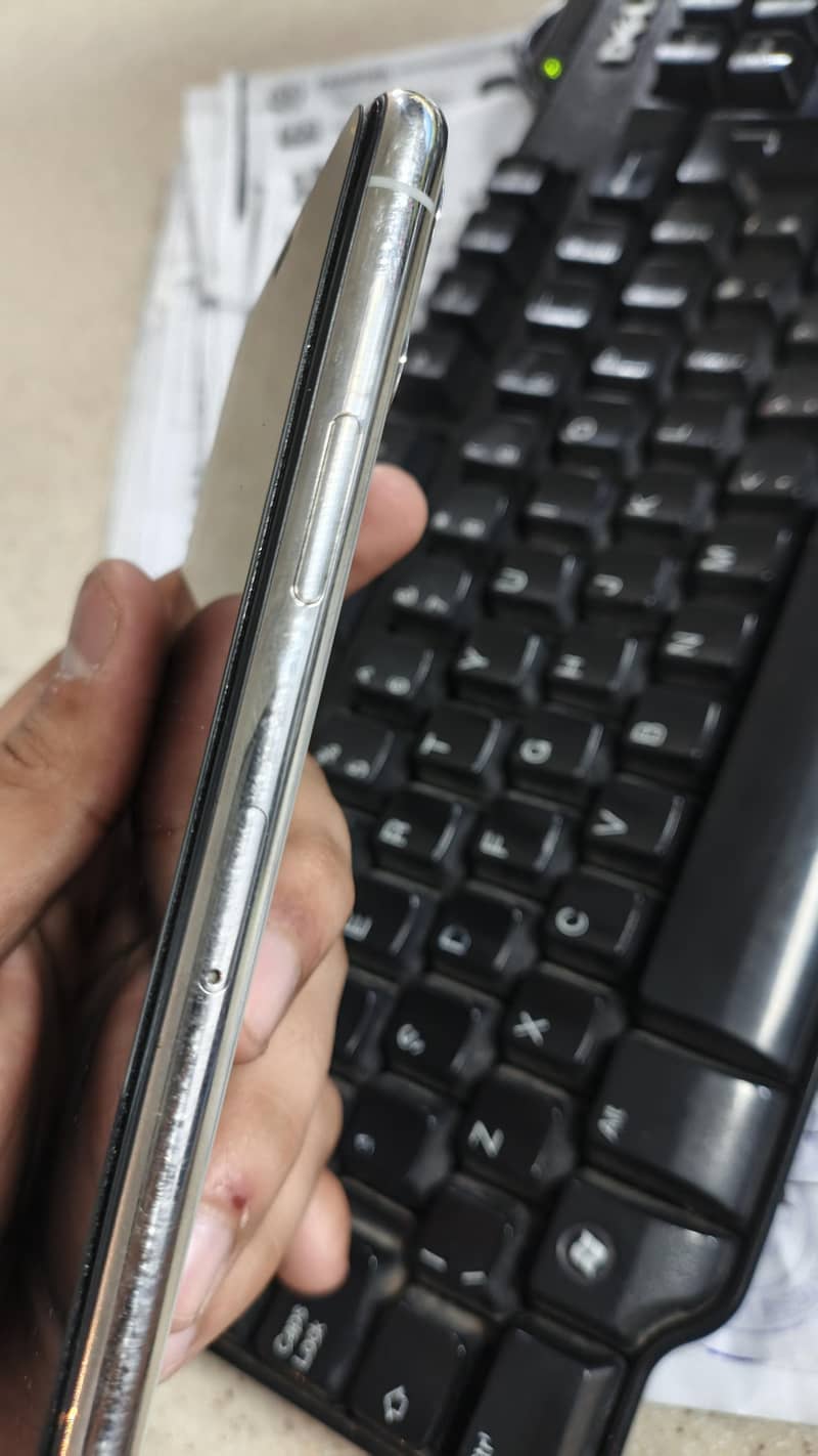 Apple iPhone 11 Pro Max 3