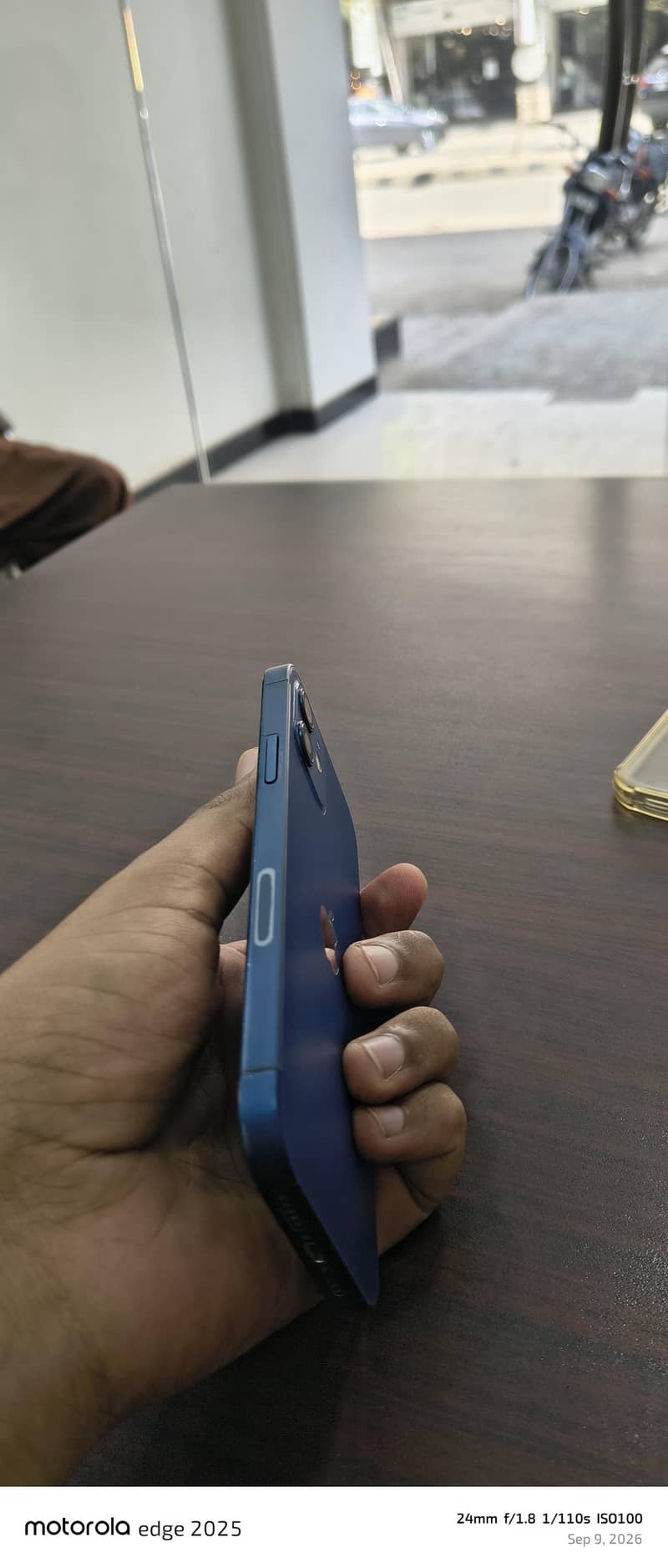 Apple iPhone 12 4